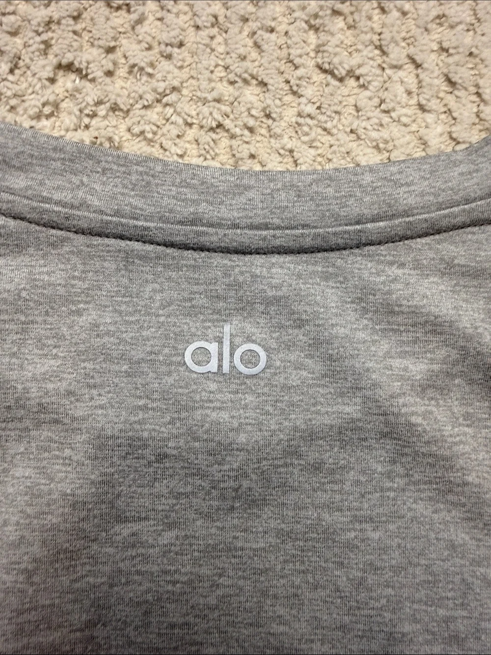 ALO Yoga Men’s Conquer Reform Crewneck LongSleeve Athletic Heather Grey Size M